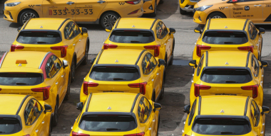 Российские таксопарки планируют избавиться от иномарок с пробегом