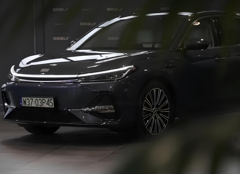 Изображение Гибридный Geely Galaxy A7 протестировали на Нюрбургринге