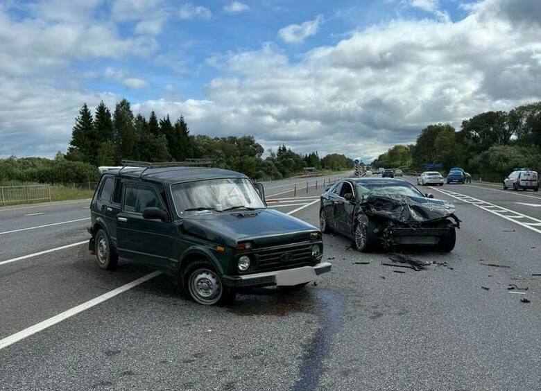 Изображение Пенсионер на LADA Niva устроил массовое ДТП на трассе под Смоленском
