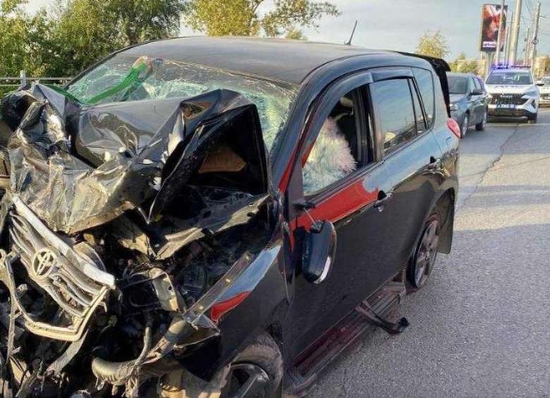 Изображение Иномарка спровоцировала массовое ДТП с автобусом в Омске