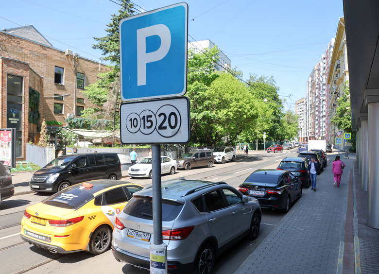 Изображение Отзыв LADA Vesta, новая модель Tenet, возможный запрет платных парковок у столичных больниц и школ: итоги недели