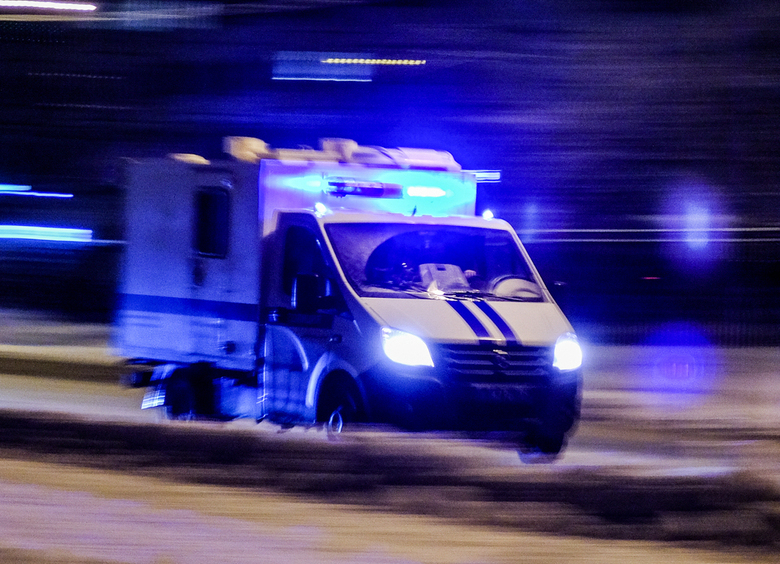 Изображение Лобовое столкновение грузовиков привело к смерти водителя в Красноярске