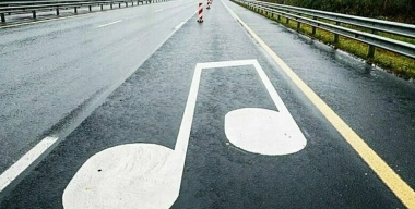 В России стало больше автодорог с музыкальной разметкой