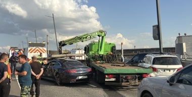 Платную трассу проспект Багратиона в Москве парализовало крупное ДТП