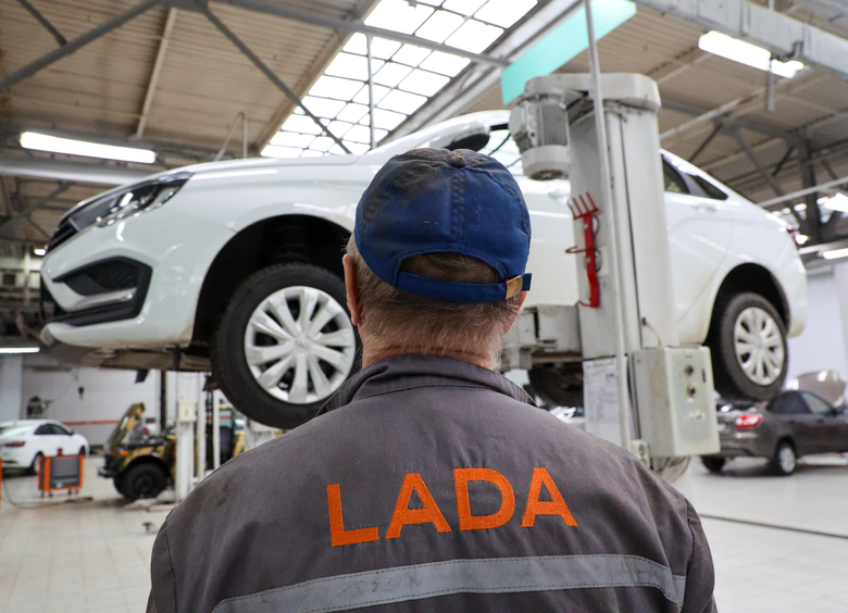 Изображение Махну не глядя: почему свежие отечественные авто массово меняют на иномарки с пробегом