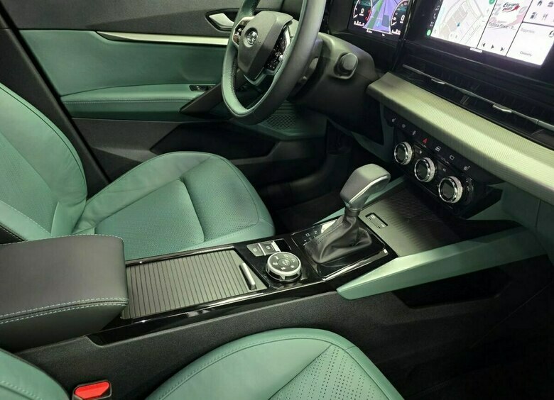 Изображение Новейший кроссовер АВТОВАЗа LADA Azimut получил зеленый салон