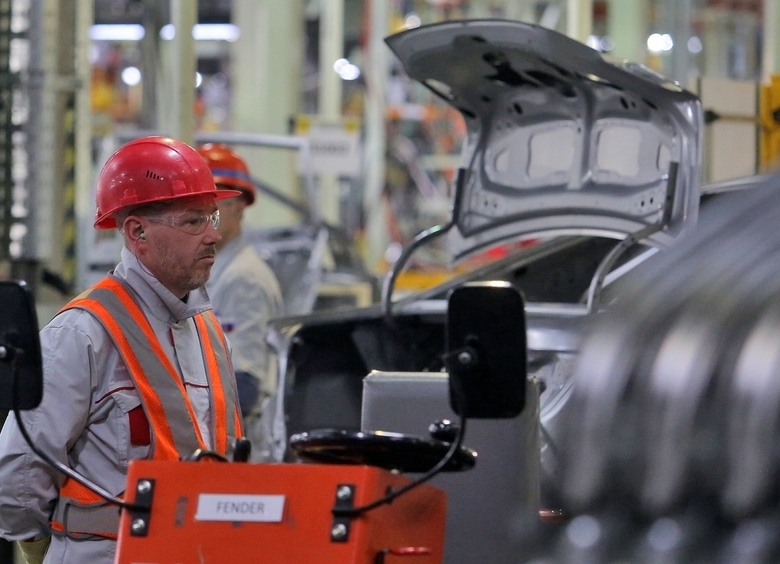 Изображение На экс-заводе Toyota в Петербурге будут выпускать российские машины Senat