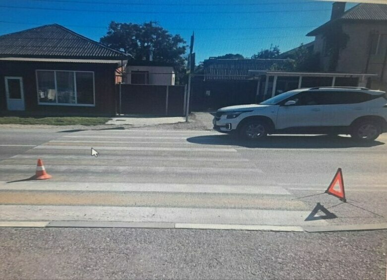 Изображение Иномарка сбила несовершеннолетнюю девочку на переходе под Новороссийском