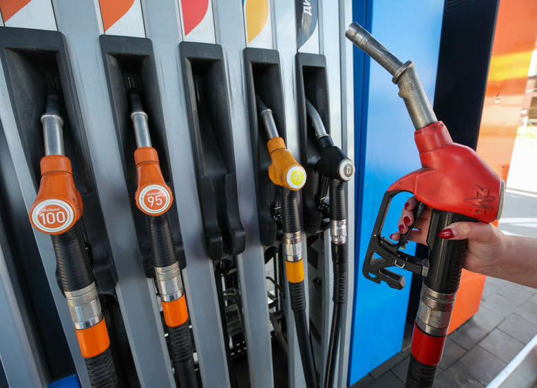 Изображение Российские заправки ввели ограничения на продажу бензина