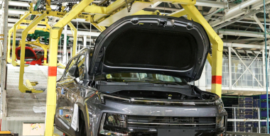Производство легковых машин в России сократилось в августе на 27%