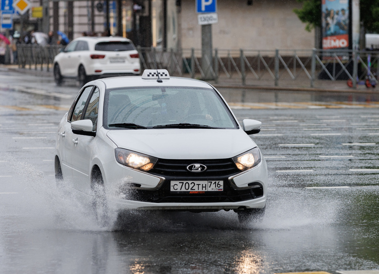 Изображение Быть беде: АВТОВАЗ подминает под себя рынок машин для такси