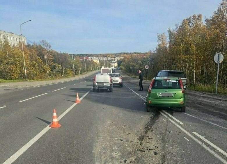 Изображение Водитель на Ford устроил цепную аварию в Мурманске