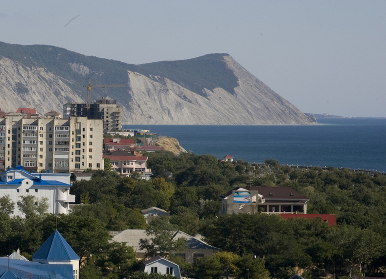 Изображение Полицейские спасли колонну автобусов, перевозивших детей, от ДТП в Анапе