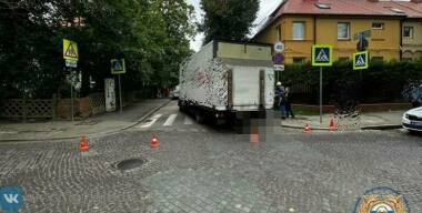 Грузовик насмерть сбил 9-летнего ребенка на пешеходном переходе в Калининграде