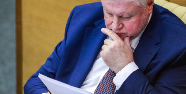 Миронов предложил правительству вообще не повышать утильсбор на машины