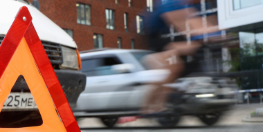 Подросток на электровелосипеде попал под колеса иномарки в Кирове