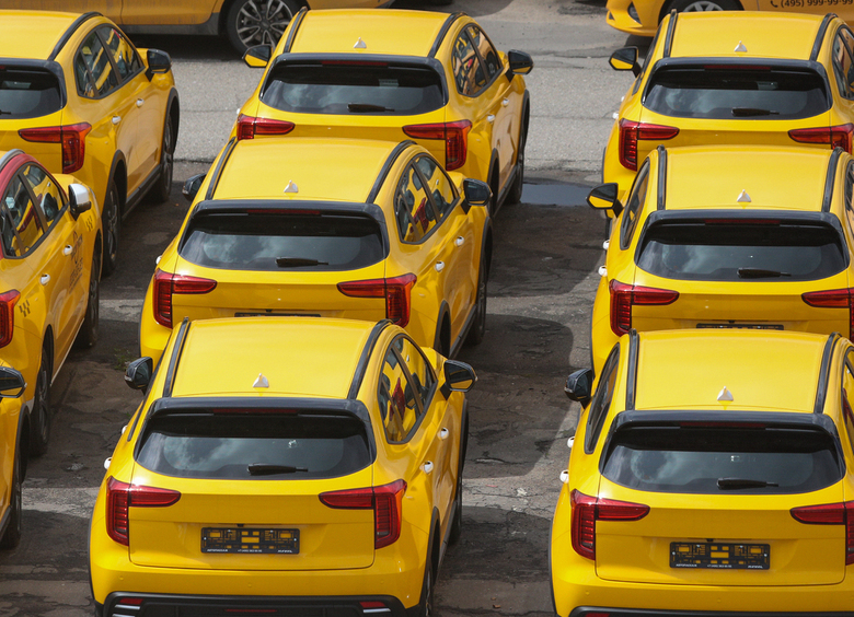 Изображение Минпромторг обнародовал первый список машин, подходящих для работы в такси