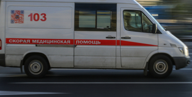 У грузовика оторвалось колесо и насмерть сбило пешехода в Подмосковье