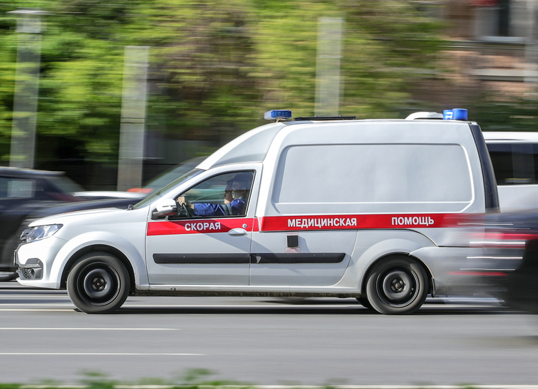 Изображение Машина самопроизвольно завелась и сбила мужчину в Кирове