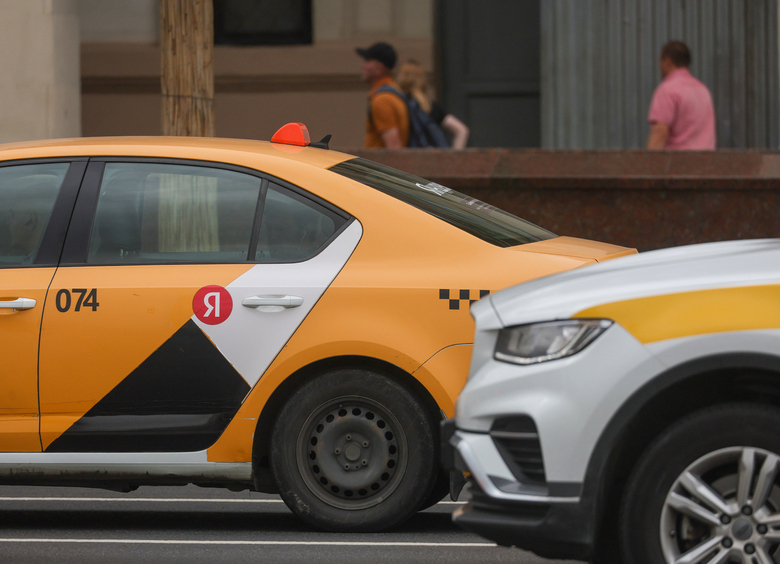 Изображение Пассажир напал с ножом на таксиста и угнал его машину в Москве