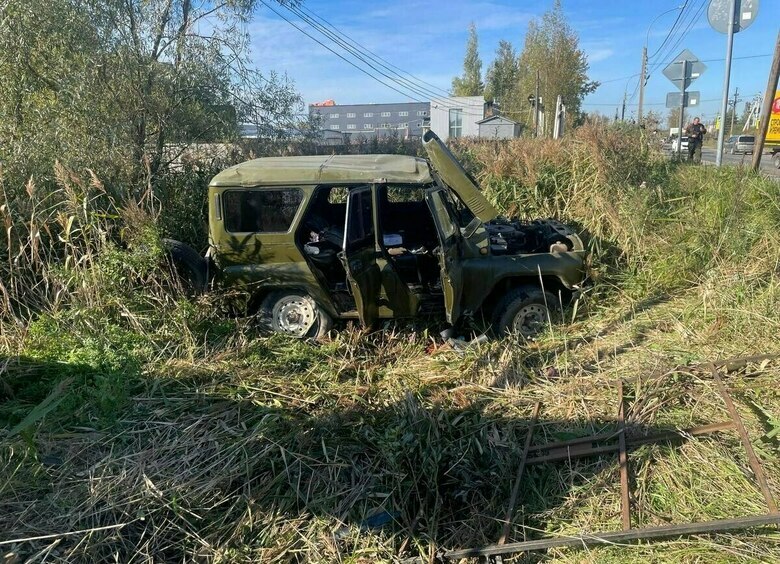 Изображение Иномарка спровоцировала цепную аварию с наездом на пешеходов под Новгородом