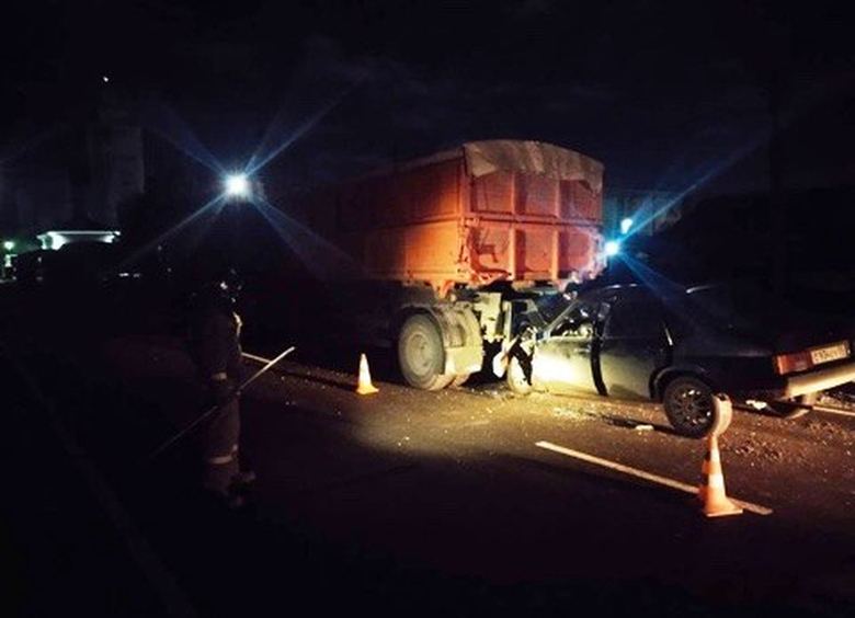 Изображение Молодой водитель погиб, а двое пассажиров пострадали в ДТП в Омске