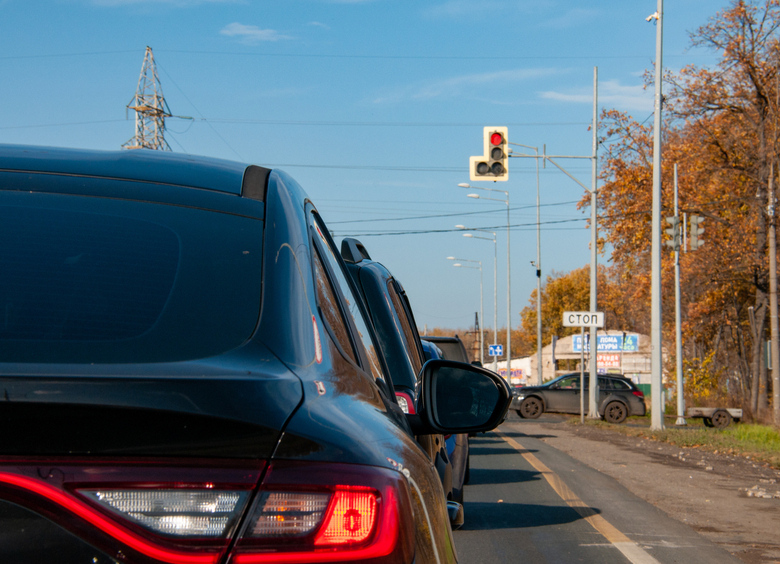 Изображение Изменение режима работы светофора привело к огромной пробке под Калугой