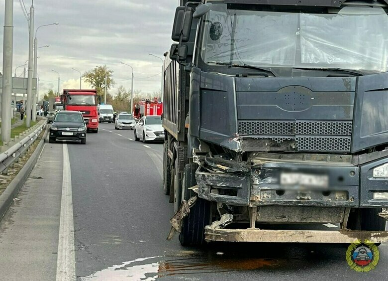 Изображение Массовое ДТП парализовало движение на трассе под Волгоградом