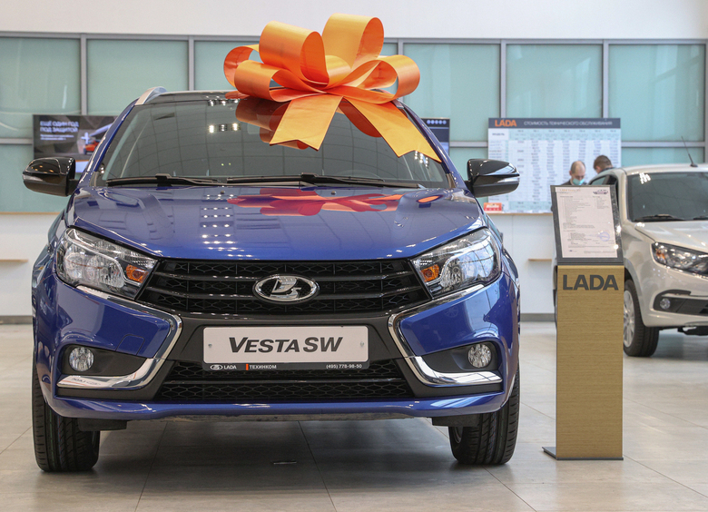 Изображение Не по карману: россияне массово меняют свежие LADA Vesta на подержанных «корейцев»