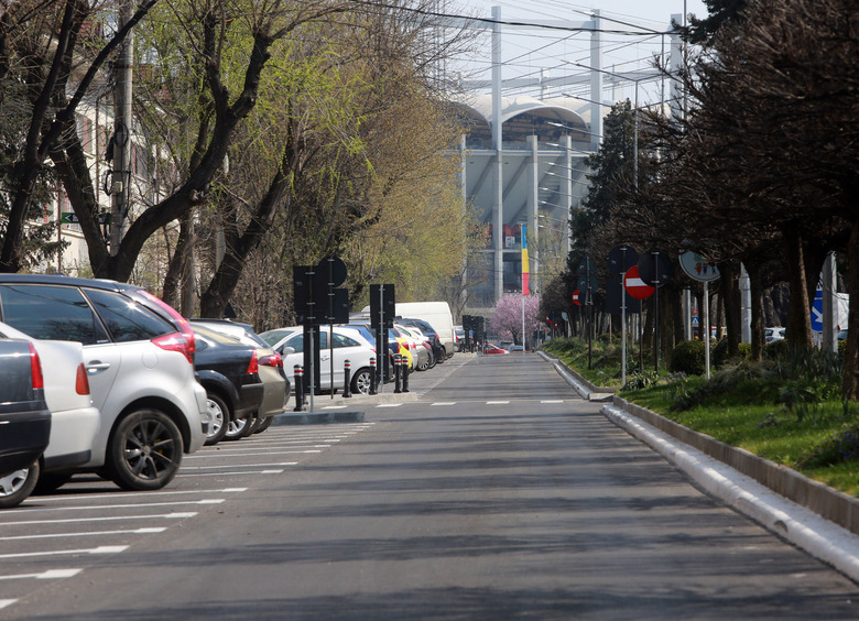 Изображение Румын под наркотиками попытался протаранить ворота посольства России