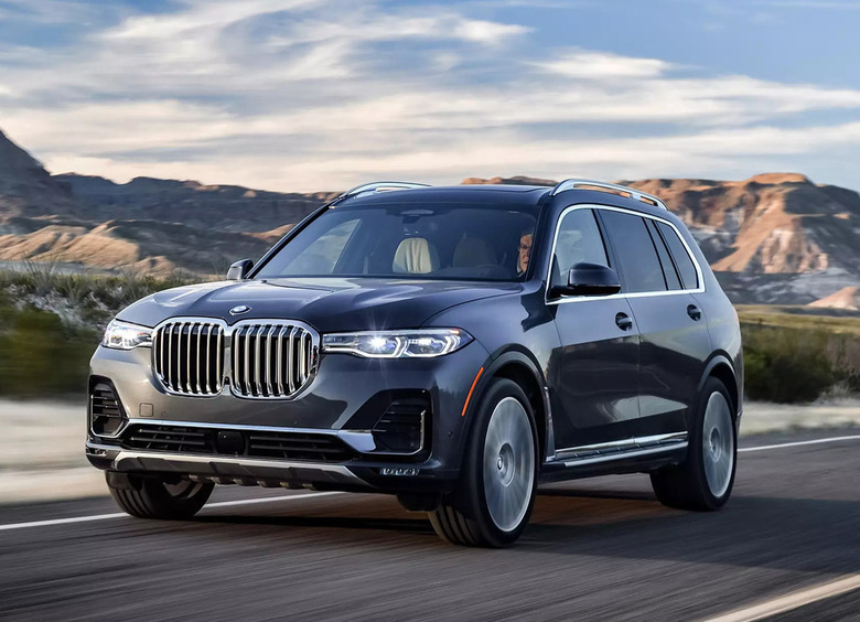 Изображение Россияне пожаловались на кроссоверы BMW Х7, которые загораются на ходу