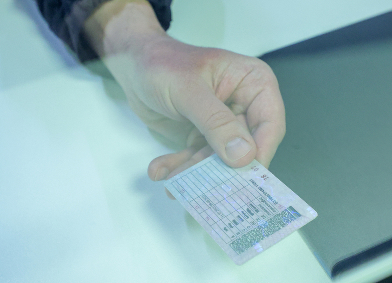 Изображение В Москве задержали аферистов, продававших поддельные «права» через интернет