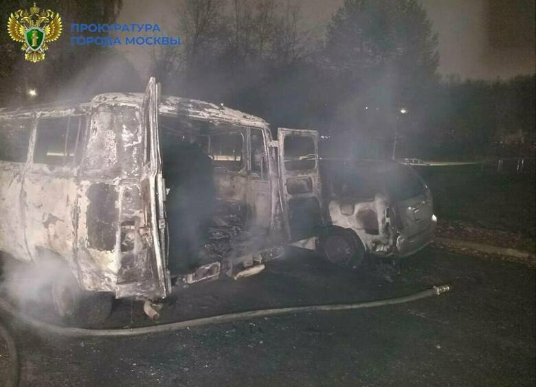 Изображение На юго-западе Москвы в сгоревшем автомобиле нашли два трупа
