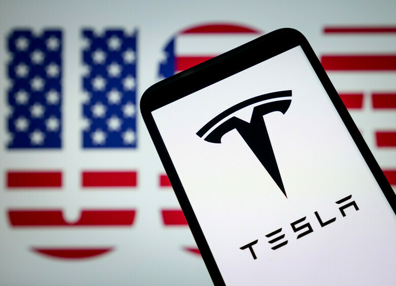 Изображение «Безумный Макс» разбушевался: почему Tesla летит под откос