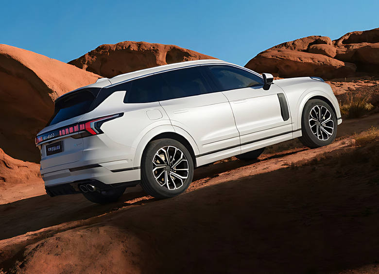 Изображение Названа российская цена семиместного кроссовера Nordcross 001