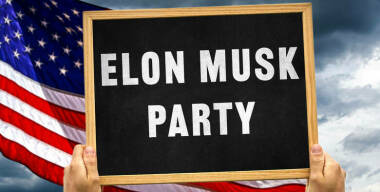 Кто хочет стать триллионером: зачем Илон Маск шантажирует собственную компанию