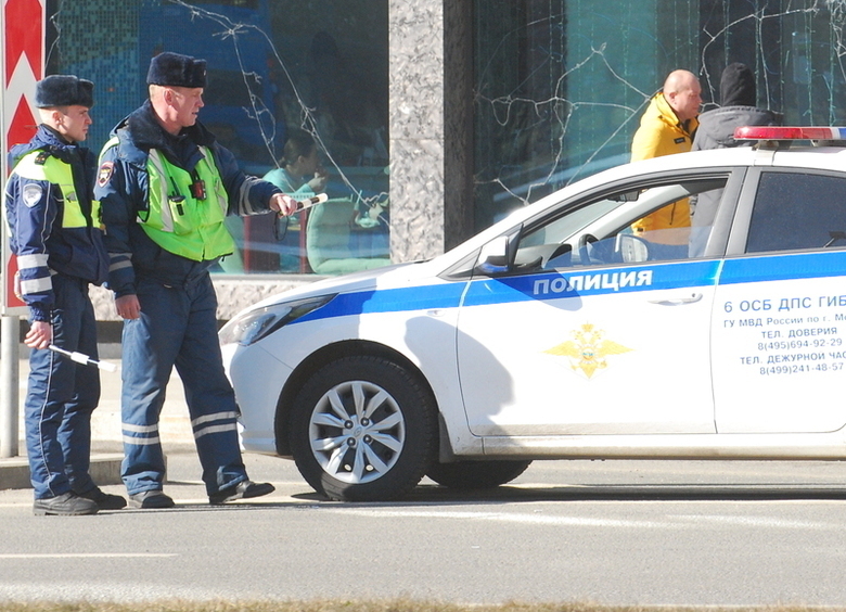 Изображение Водитель протаранил витрину торгового центра в Новой Москве