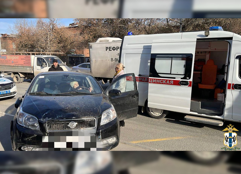 Изображение Пенсионерка перепутала педали и протаранила остановку с людьми в Новосибирске