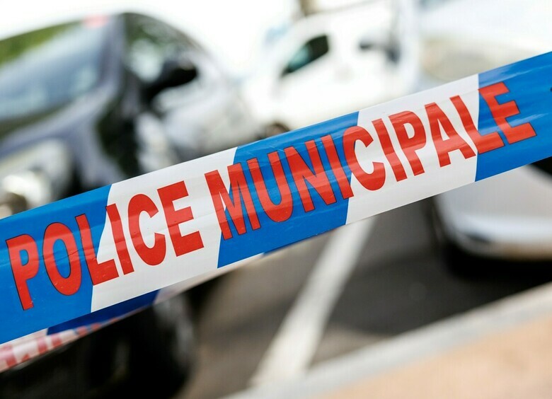 Изображение Водитель на большой скорости въехал в толпу, а потом попытался сжечь свое авто