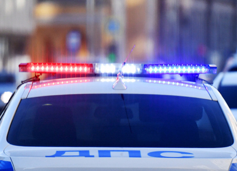 Изображение Водитель на BMW устроил массовое ДТП с полицией и трамваем в Санкт-Петербурге