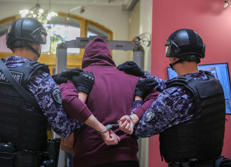 Изображение Юношу, который угнал автомобиль у своей матери, арестовали под Пензой