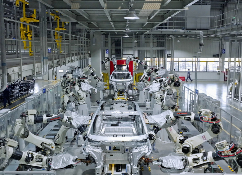 Изображение Не хватило изоленты: почему западные автостроители почти проиграли «поднебесным»