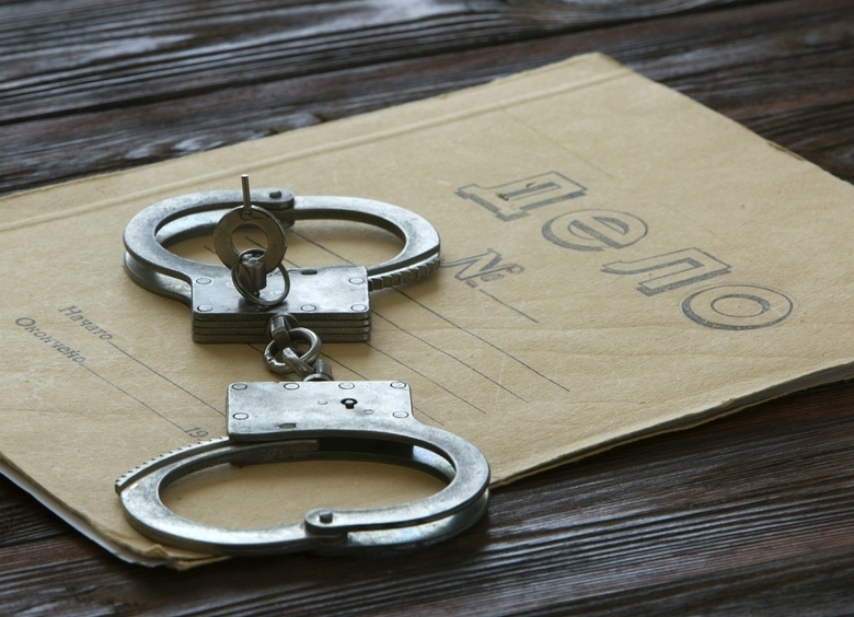 Изображение Экс-сотрудница прокуратуры помогла скрыть убийство любовника: тело сожгли в авто