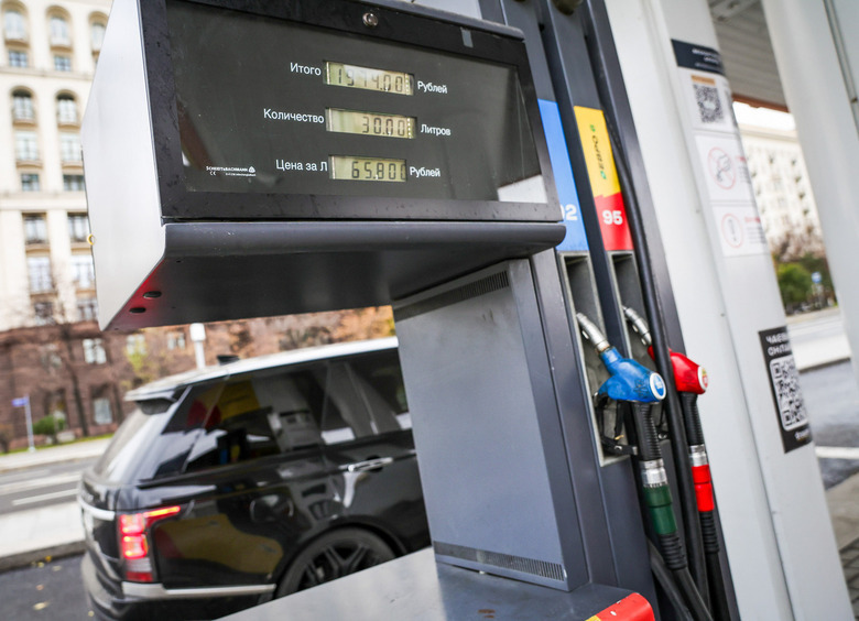 Изображение «АвтоВзгляд» уху ел, когда узнал, сколько будет стоить бензин в новом году