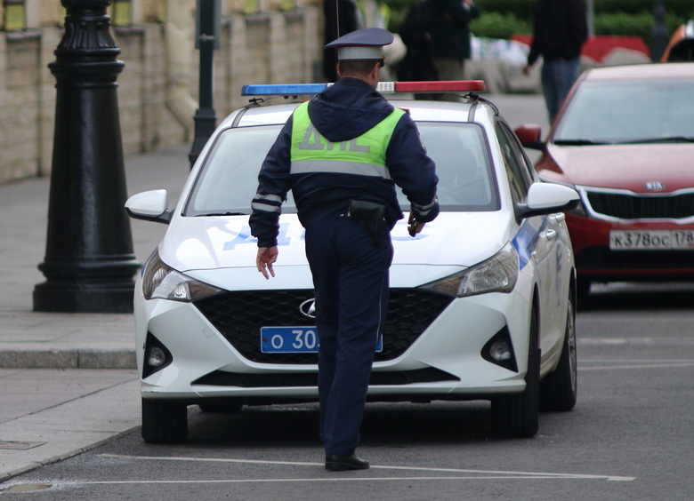 Изображение Петербурженка устроила ДТП, дала пощечину гаишнику и получила условный срок