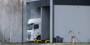 Водителей легковушек стали штрафовать из-за грузовиков на сотни тысяч рублей