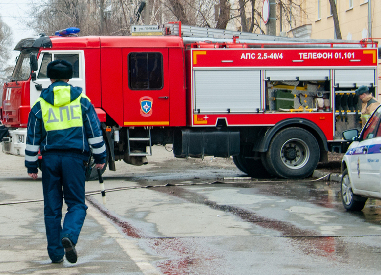 Изображение Мужчина пытался угнать машину, но она внезапно загорелась