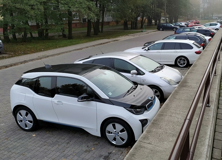 Изображение В России за год подешевели подержанные гибриды и электрокары