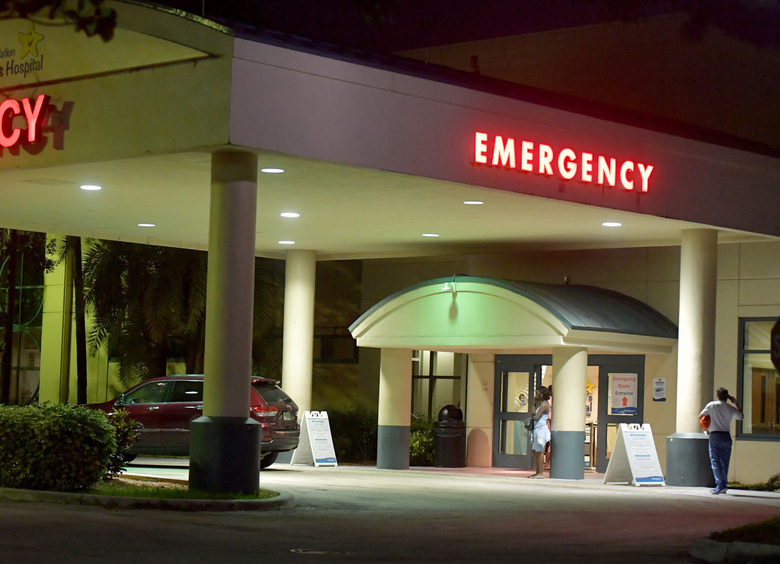 Изображение Женщина родила в машине через пару минут после того, как ее выгнали из больницы