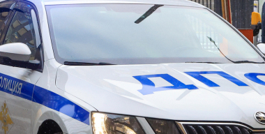 Пьяная женщина без «прав» разбила три припаркованные машины и скрылась